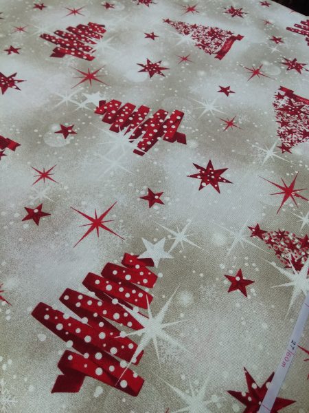 Χριστουγεννιάτικο ύφασμα μπέζ με δένδρα-κορδέλλες αστέρια κόκκινα σε 2.80 φάρδος για τραπεζομάντηλο ταπετσαρία, ράννερ,