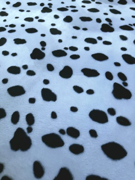 Ύφασμα γούνα λευκό με μαύρο τύπου λεοπάρδαλης ή και Σκυλάκια Δαλματίας σε 1.40 φάρδος