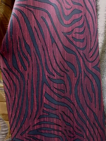 Ύφασμα ταφτάς animal print ζέβρα μπορντώ με μαύρο για διακόσμηση κουρτίνες σαλονιού