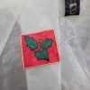 οργαντίνα χριστουγεννιάτικη λευκή με patchwork διακοσμητικά σε μπλέ κόκκινα γκύ κεριά αστέρια προσφορά