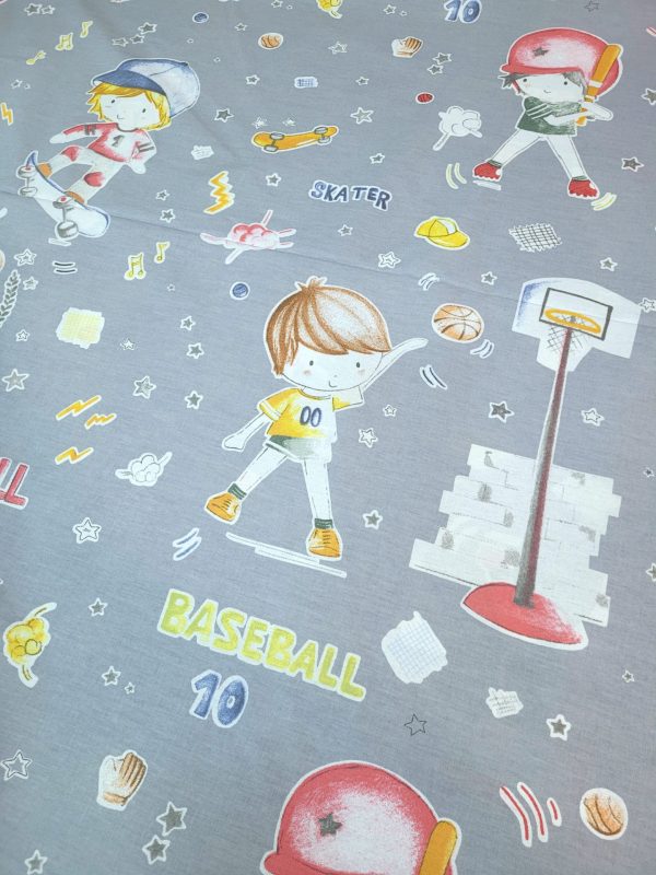 Ύφασμα με το μέτρο βαμβακερό παιδικό γκρί με παράσταση μπάσκετ σκέιτ baseball
